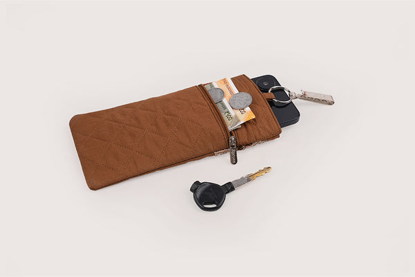 Cell Phone Pouch – Chocolate (Lace Hook)