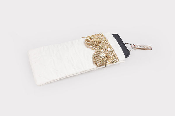 Cell Phone Pouch – Pearl (Lace Hook)