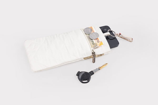 Cell Phone Pouch – Pearl (Lace Hook)