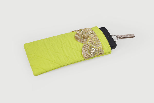 Cell Phone Pouch – Avocado (Lace Hook)
