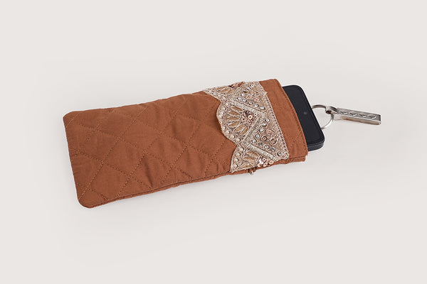 Cell Phone Pouch – Chocolate (Lace Hook)