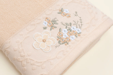 Embroidered bath towel - 3D Flower Beige