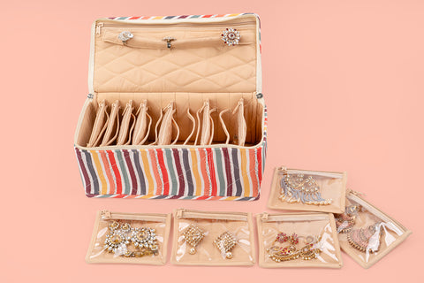 Earring Organiser - 12 Detachable pouch (Candy)