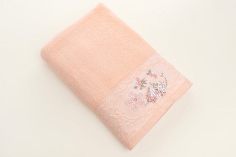 Embroidered bath towel - 3D Flower Peach