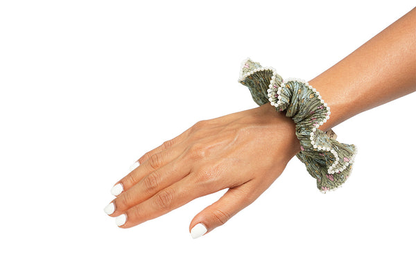 Scrunchies-003 Green with pink flower